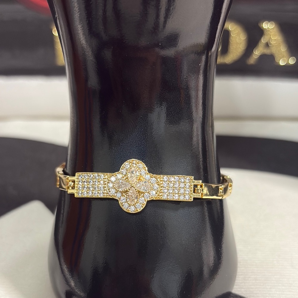 Elegant Gold Plated Bracelet with Crystal Accents